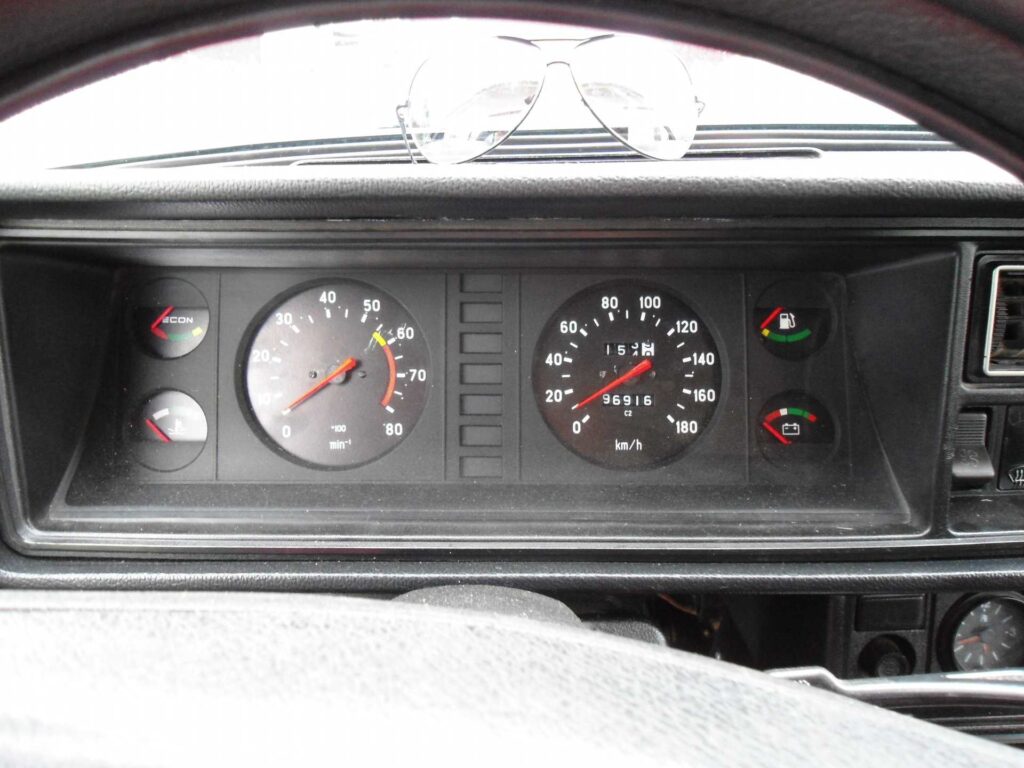 Фото 124 — АЗ 2105: Что делать, если загорелся индикатор температуры