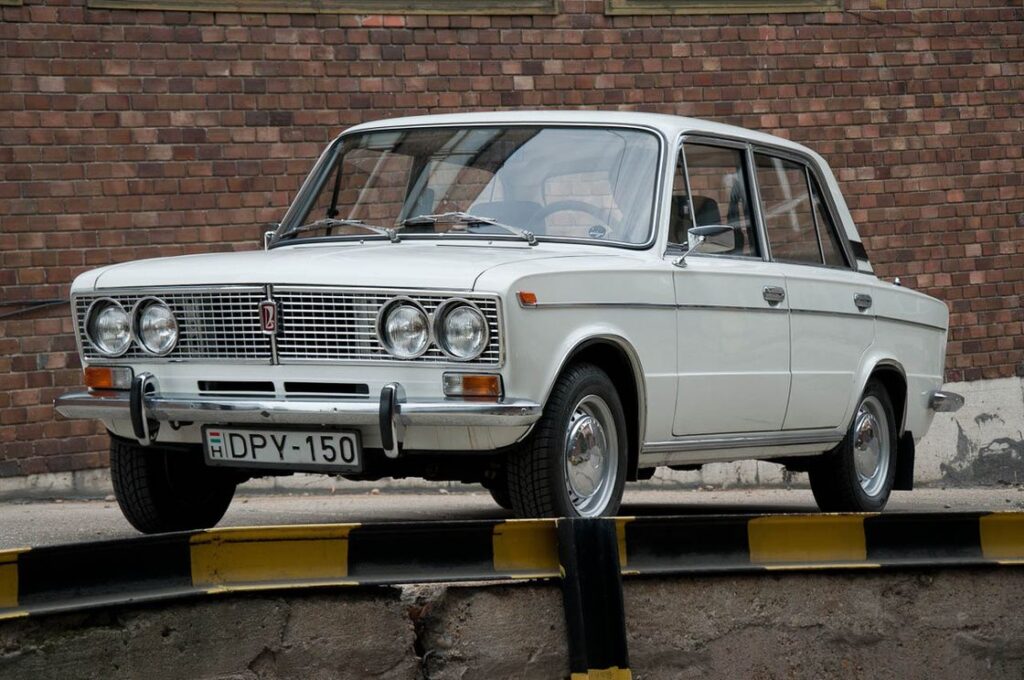 Фото 140 — Сравнение ВАЗ 2106 и ВАЗ 2103: какой автомобиль выбрать?