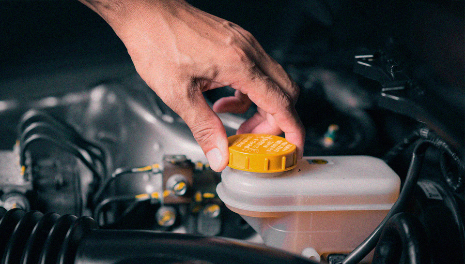 Фото 150 — АЗ 2109: Как проверить и отрегулировать уровень тормозной жидкости