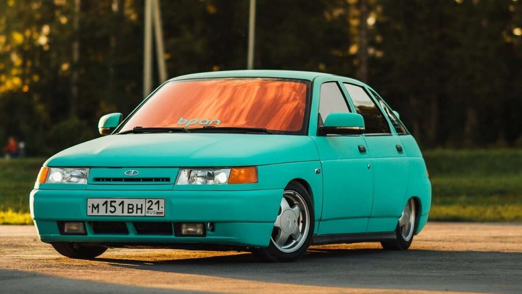 Фото 60 — Обзор автомобиля ВАЗ 2112: семейный автомобиль с хорошей проходимостью